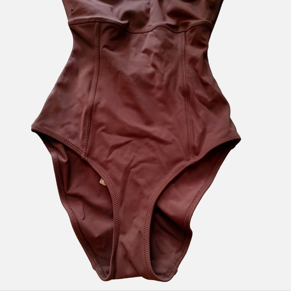 SKIMS Sculpting Swim Tank One Piece Bathingsuit - Small flaw - Picture 6 of 15